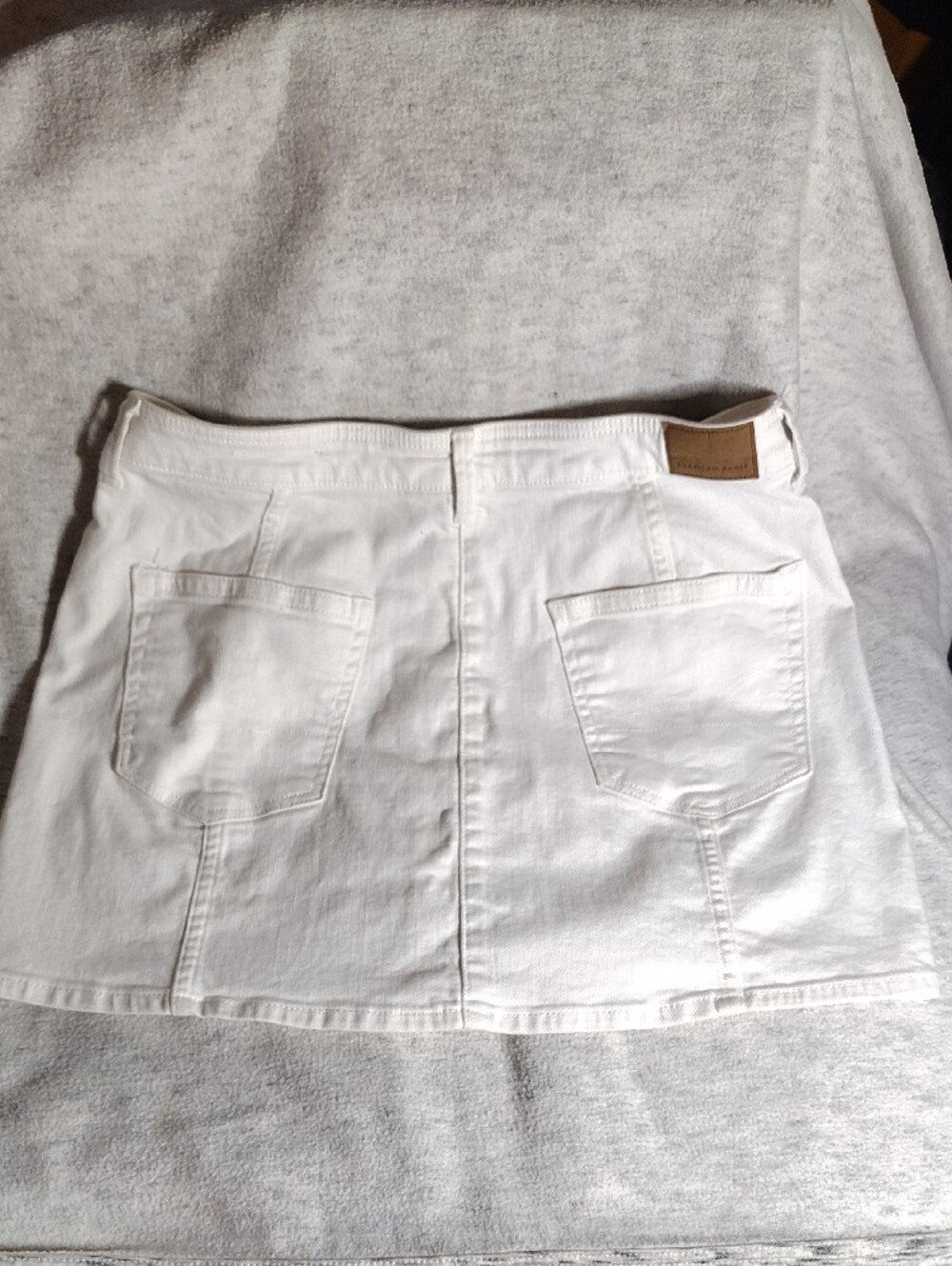 American Eagle Outfitters White Button-Front Denim Mini Skirt - Picture 5 of 5